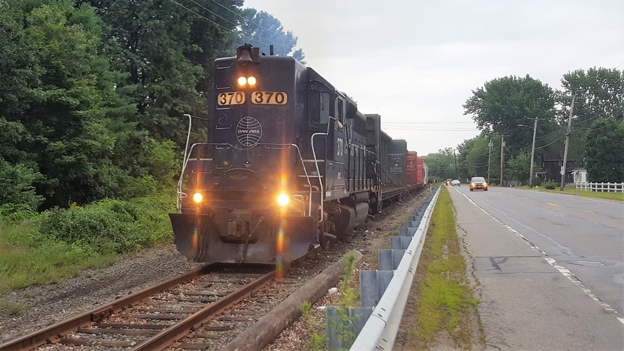 NA-1 / 370 in Tyngsboro MA: The NERAIL New England Railroad Photo