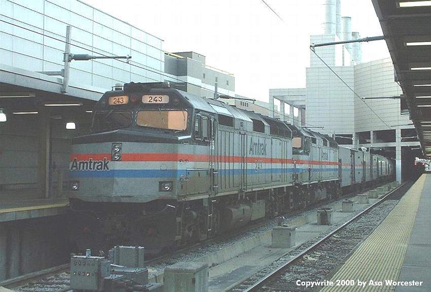 F40PH Arrives At South Station With The Twilight Shoreliner The NERAIL