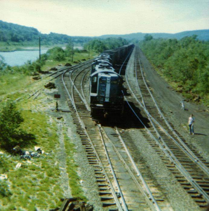 B&M train NY10 at Rotterdam Junction, NY The NERAIL New England