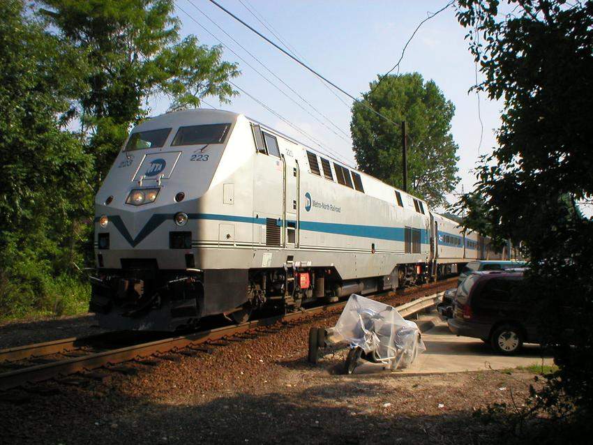 Metro North Genesis P32AC DM Locomotive 223 At Cannondale Station The