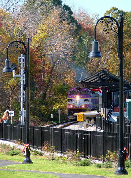 afternoon-greenbush-train-at-north-scituate-the-nerail-new-england
