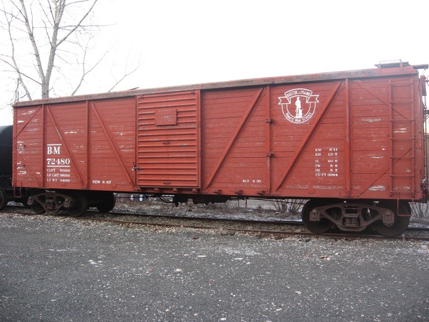 B&M wooden boxcar 72480 The NERAIL New England Railroad Photo Archive