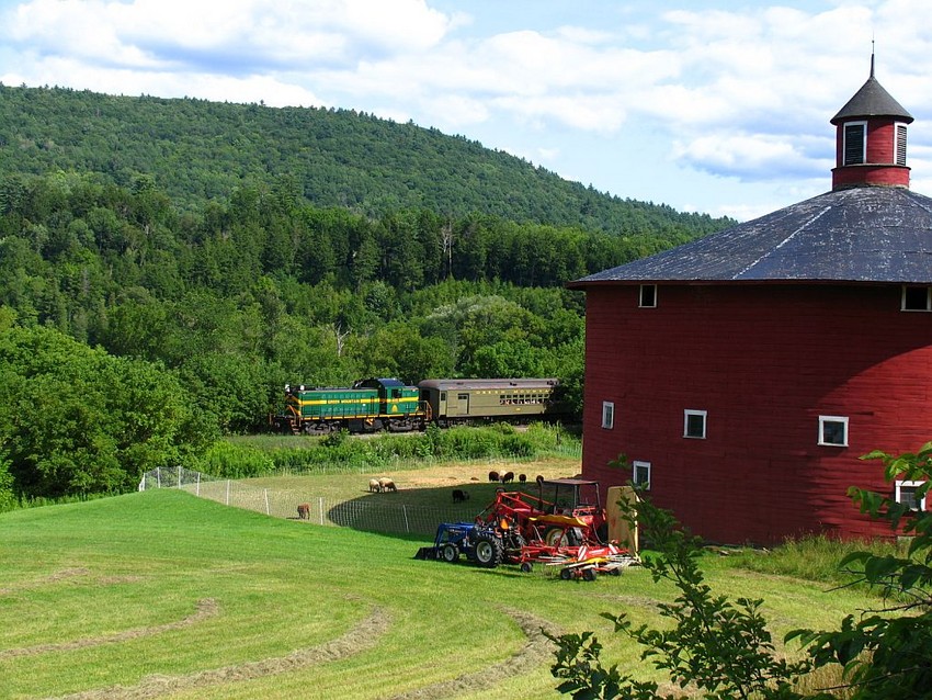 GMRC 405 at Passumpsic, VT The NERAIL New England Railroad Photo Archive