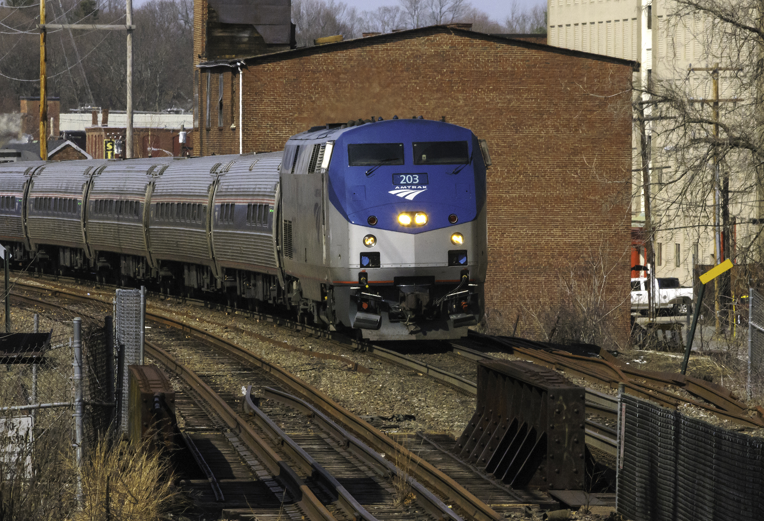 Amtrak Downeaster Train 684 Arriving in Haverhill: The NERAIL New ...