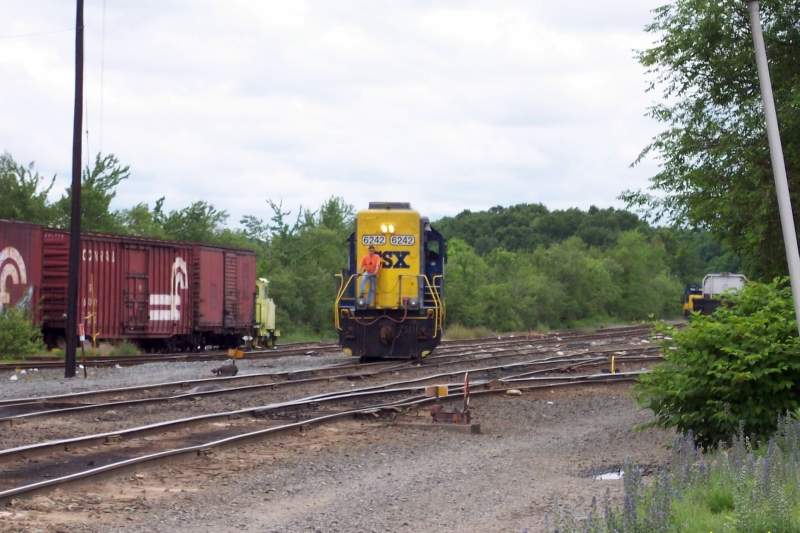 CSX 6242 heads out of the yard.: The NERAIL New England Railroad Photo ...