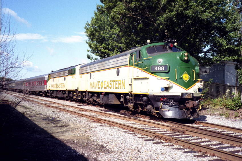 488 leaving Brunswick: The NERAIL New England Railroad Photo Archive