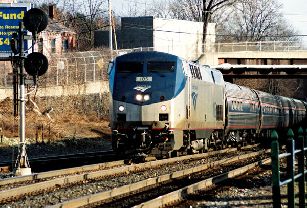 #105 now in the lead heads west: The NERAIL New England Railroad Photo ...