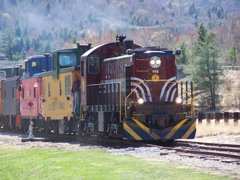 N Raila R NERAIL Railroad Photos