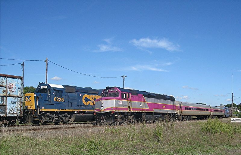 CSX /MBTA meet at Middleboro, MA: The NERAIL New England Railroad Photo ...