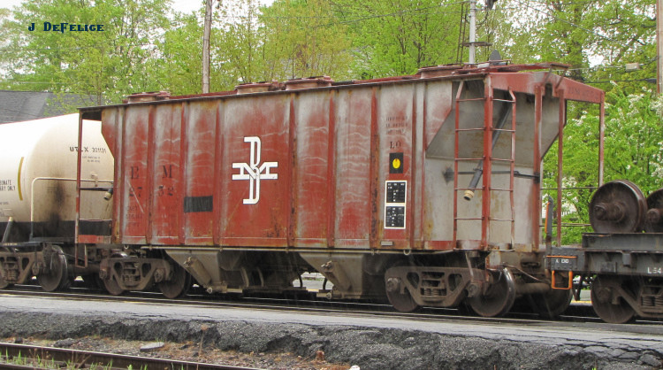 B&M Covered Hopper #2752: The NERAIL New England Railroad Photo Archive