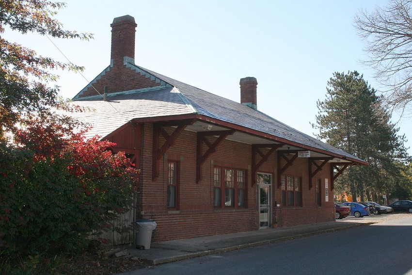 East Hampton Mass Rail Trail: The NERAIL New England Railroad Photo Archive