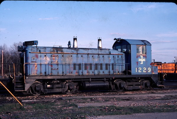 B&M 1229: The NERAIL New England Railroad Photo Archive