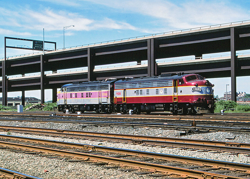 N Raila R NERAIL Railroad Photos